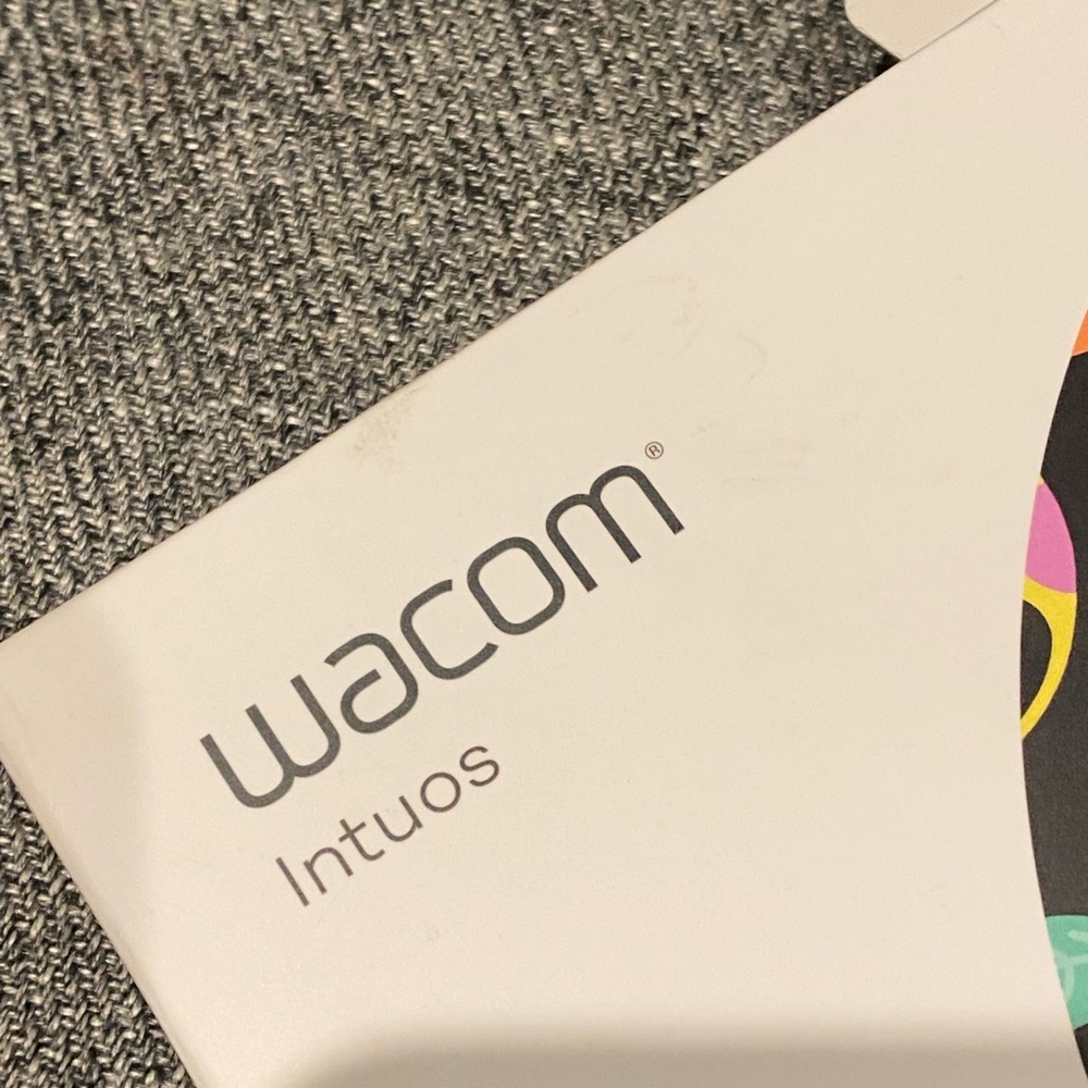Wacom Intuos Small Digital Graphics Drawing Tablet,  Open Box, - Picture 2 of 4